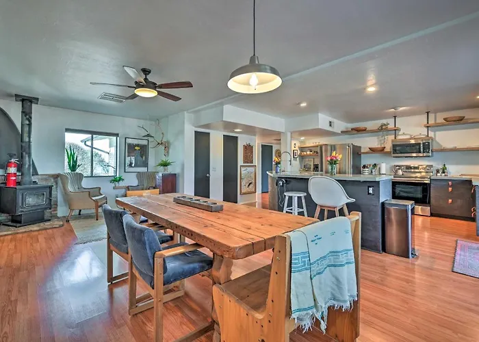 Holiday home Pet-friendly Gem W/ Treehouse: 20 Mi To Sedona *