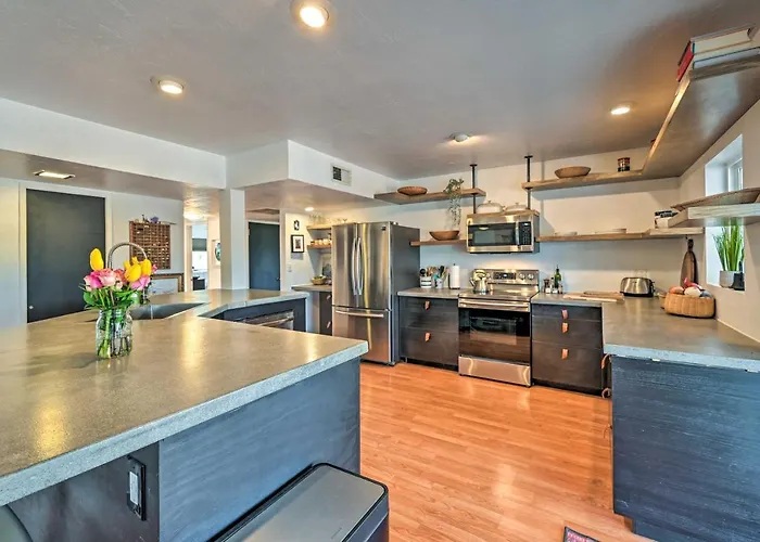 Pet-friendly Gem W/ Treehouse: 20 Mi To Sedona Holiday home *