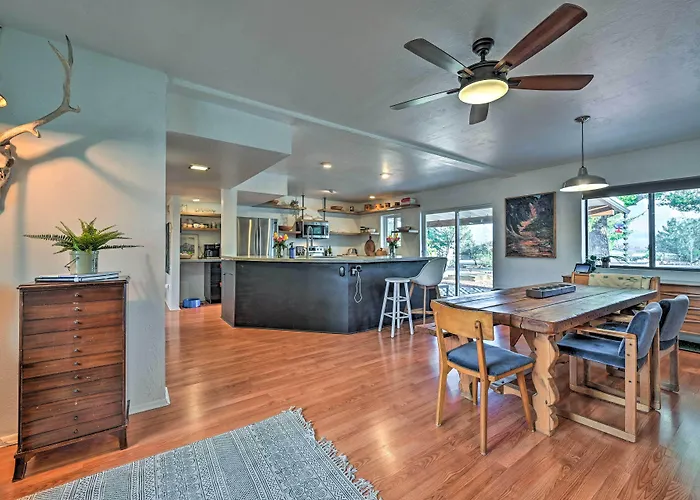 Holiday home Pet-friendly Gem W/ Treehouse: 20 Mi To Sedona *
