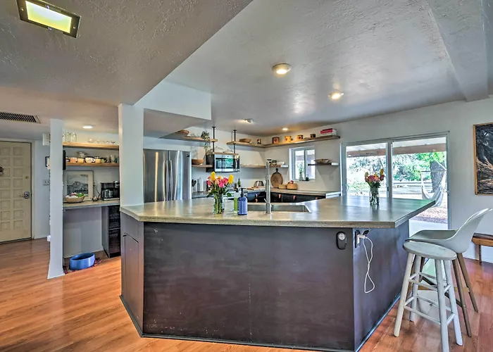 Pet-friendly Gem W/ Treehouse: 20 Mi To Sedona Cottonwood