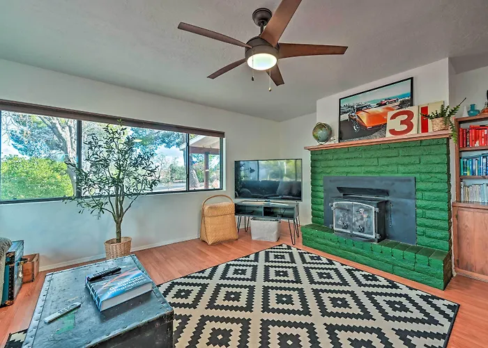 Pet-friendly Gem W/ Treehouse: 20 Mi To Sedona Cottonwood