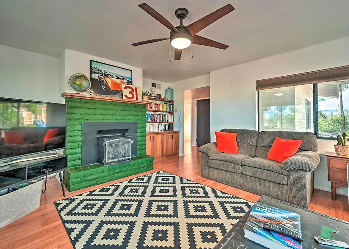 Pet-friendly Gem W/ Treehouse: 20 Mi To Sedona Holiday home Cottonwood